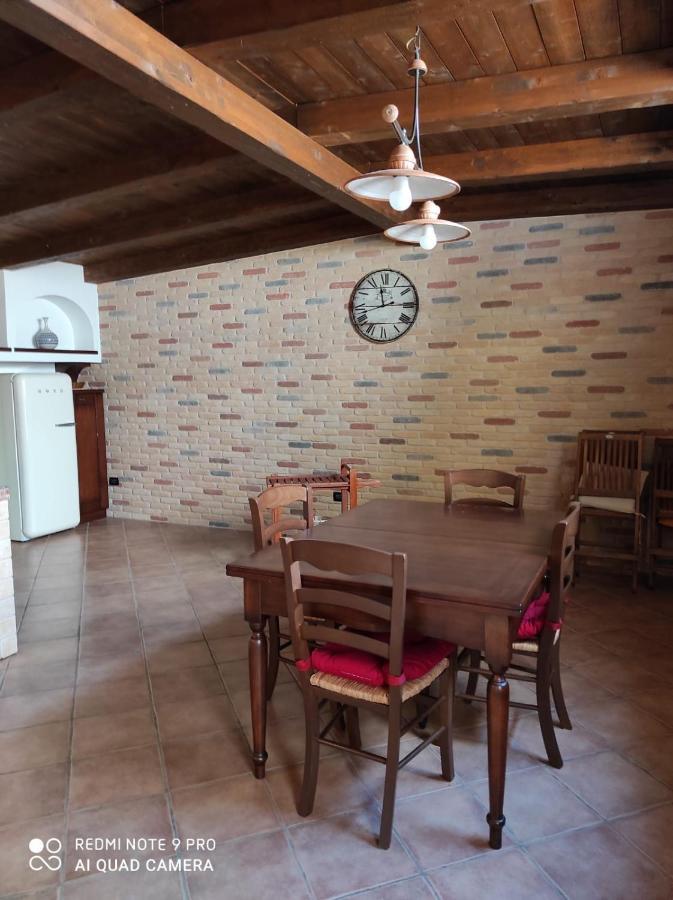 La Taverna Di Lulu Arnesano Luaran gambar